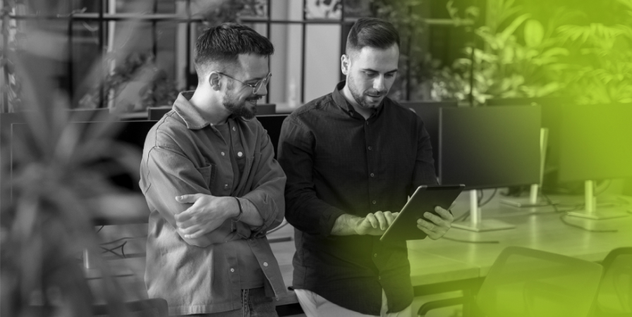 Photo of 2 men -maximize worldwide sales with merchant of record for ecommerce